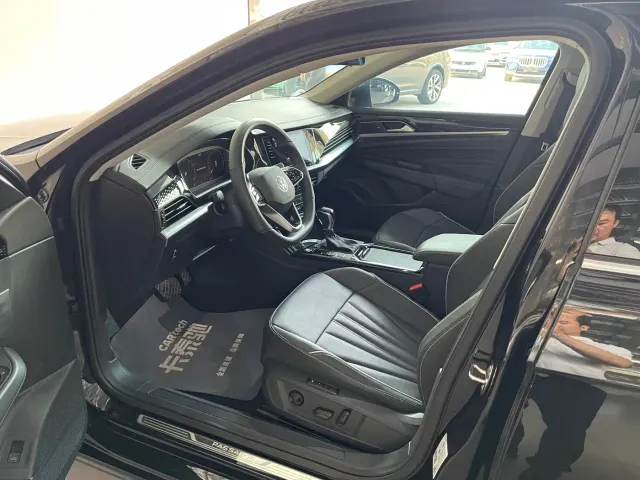 Volkswagen Passat — Фото автомобиля 13