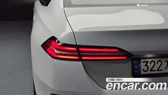 BMW 5-Series — Фото автомобиля 23