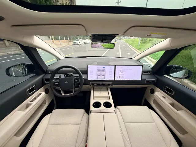 Li Auto MEGA — Фото автомобиля 7