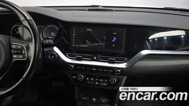 Kia Niro — Фото автомобиля 13