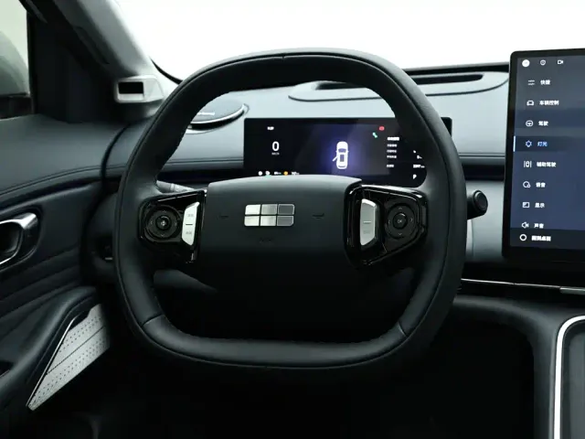Geely Galaxy Starship 7 EM-i — Фото автомобиля 15