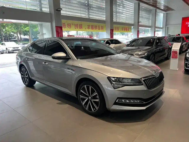 Skoda Superb — Фото автомобиля 3