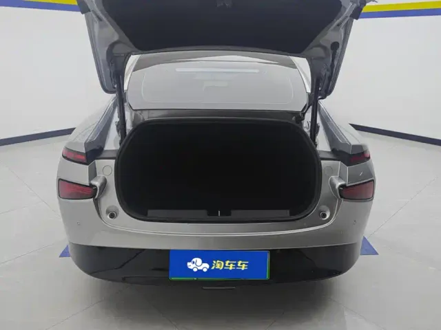 Xpeng P7 — Фото автомобиля 4