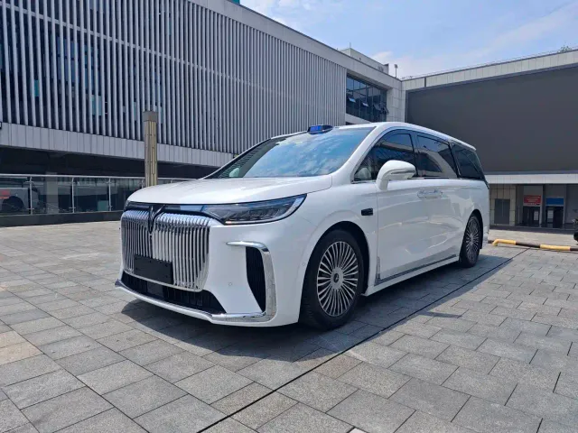 Фотография автомобиля — Voyah Dreamer