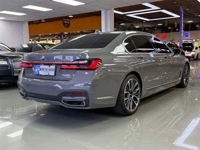 BMW 7 Series — Фото автомобиля 6