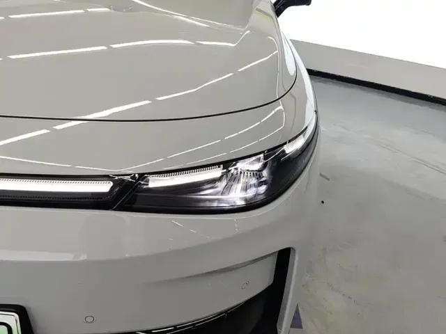 Leapmotor C10 — Фото автомобиля 5