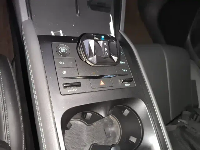 BYD Qin L — Фото автомобиля 15