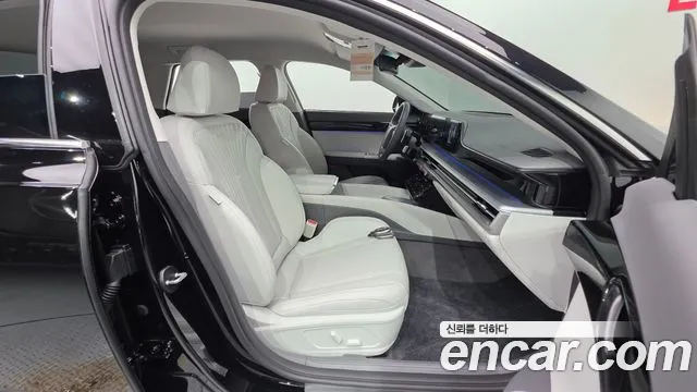 Hyundai Grandeur Grandeur (GN7) 2.5 Бензин 2WD — Фото автомобиля 9
