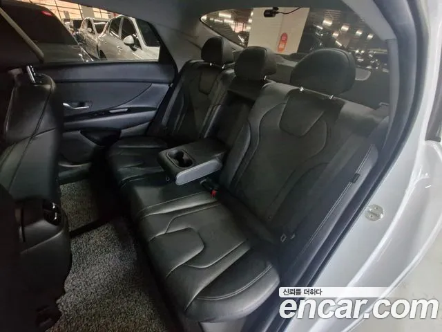 Hyundai Avante CN7 — Фото автомобиля 11