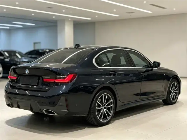 BMW 3 Series — Фото автомобиля 3