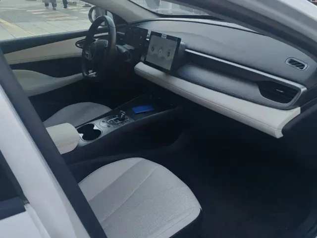 BYD Seal 05 DM-i — Фото автомобиля 9