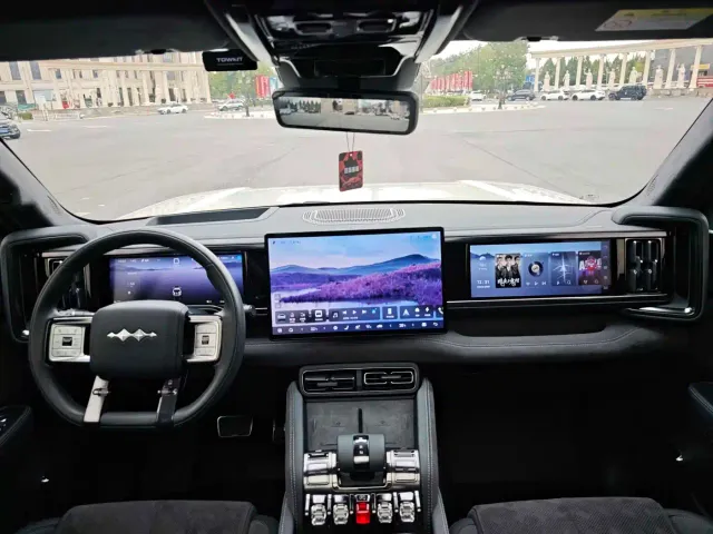 BYD FangChengBao Leopard 5 — Фото автомобиля 8