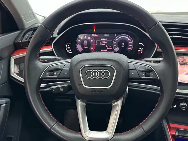 Audi Q3 — Фото автомобиля 11