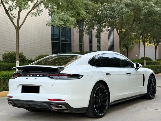 Porsche Panamera — Фото автомобиля 19