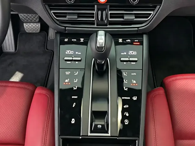 Porsche Macan — Фото автомобиля 11