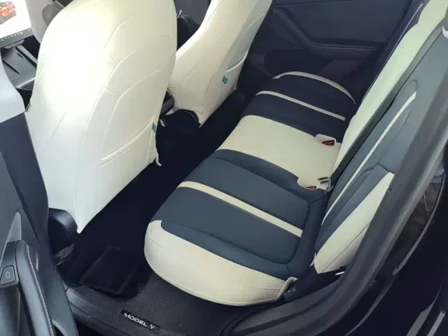 Tesla Model Y — Фото автомобиля 16