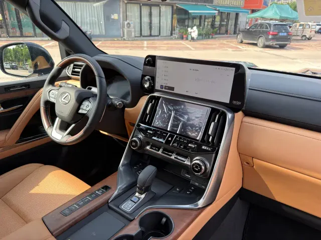 Lexus LX — Фото автомобиля 17
