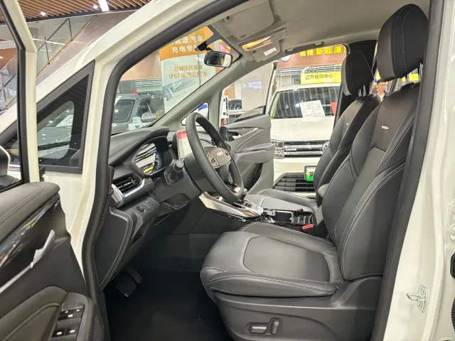Maxus Dajia 5 — Фото автомобиля 7