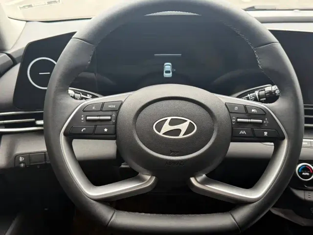 Hyundai Elantra — Фото автомобиля 9