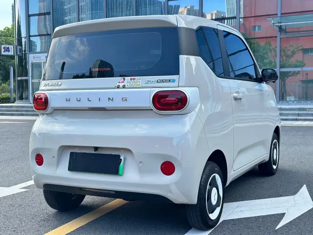 Wuling Hongguang Mini EV — Фото автомобиля 12