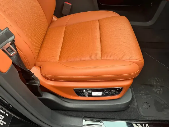 Li Auto L8 — Фото автомобиля 13
