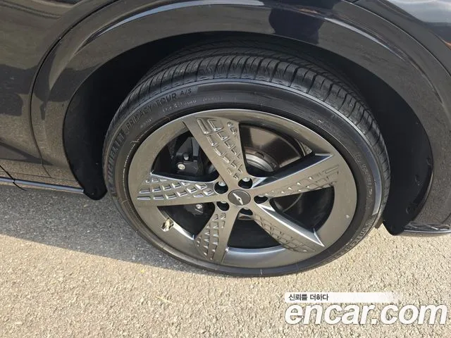 Genesis GV70 2.5T Бензин 2WD — Фото автомобиля 9
