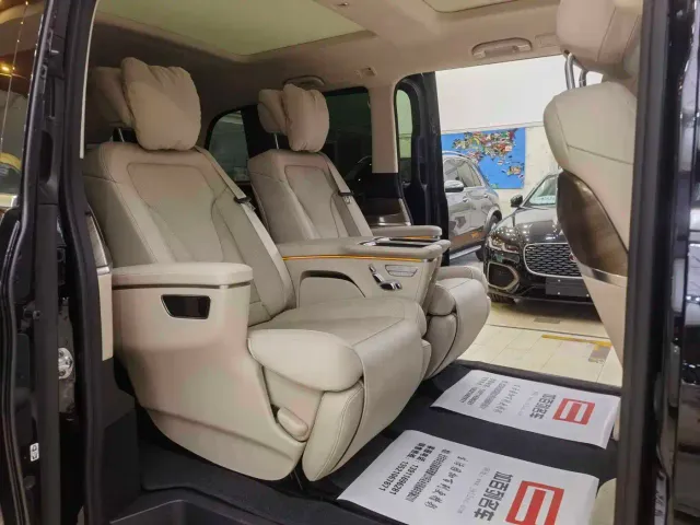 Mercedes-Benz V-Class — Фото автомобиля 15