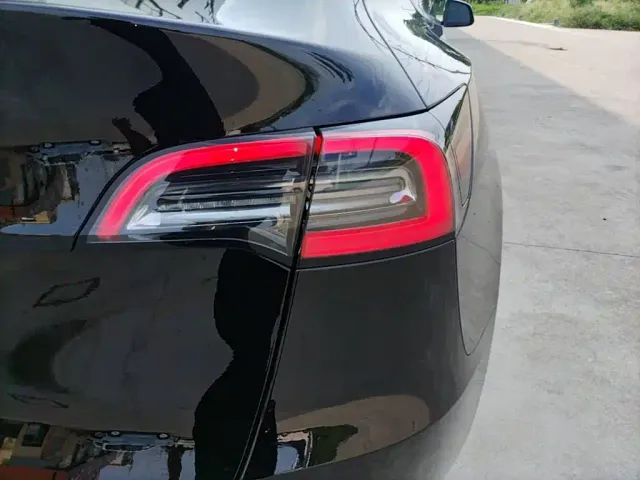 Tesla Model Y — Фото автомобиля 7