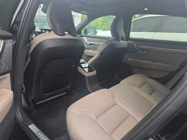 Volvo S90 — Фото автомобиля 9