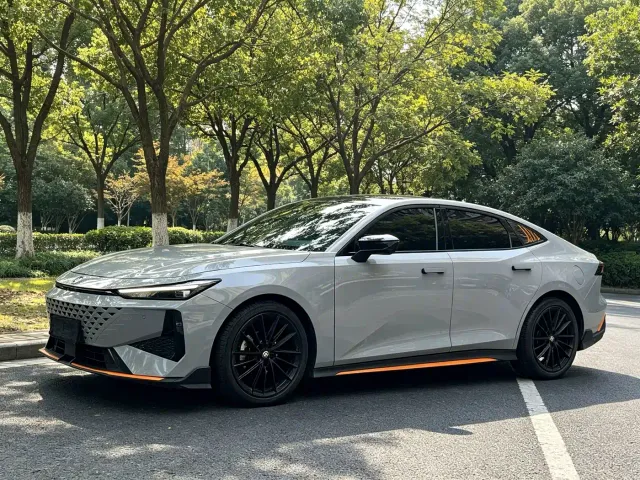 Фотография автомобиля — Changan UNI-V