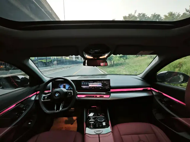 BMW 5 Series — Фото автомобиля 8