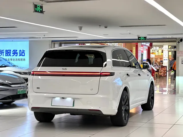 Li Auto L7 — Фото автомобиля 5