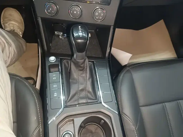 Volkswagen Passat — Фото автомобиля 13