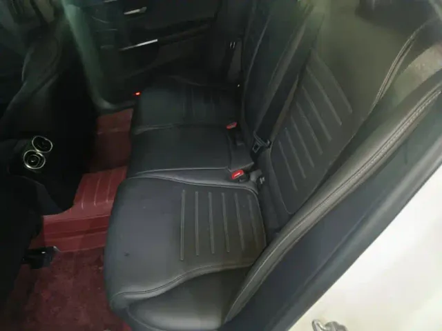 Mercedes-Benz C-Class — Фото автомобиля 16