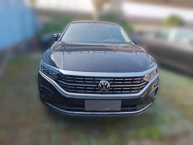 Volkswagen Passat — Фото автомобиля 4
