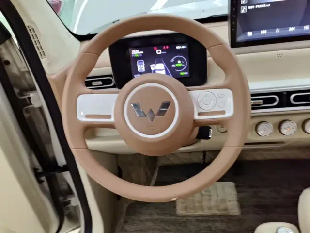 Wuling Hongguang Mini EV — Фото автомобиля 10