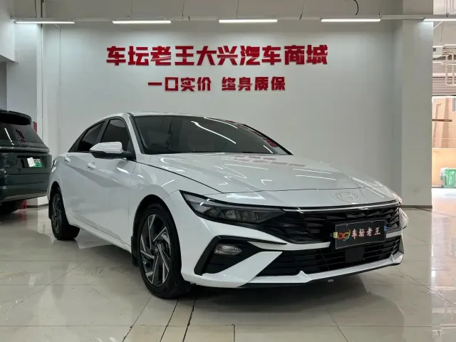 Hyundai Elantra — Фото автомобиля 3