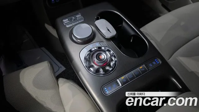 Genesis GV60 — Фото автомобиля 8