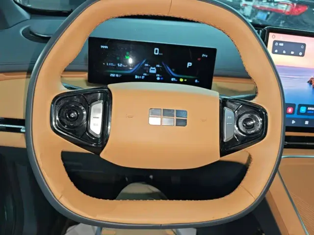 Geely Galaxy Starship 7 EM-i — Фото автомобиля 10
