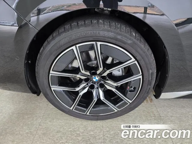 BMW 7 Series G70 — Фото автомобиля 16