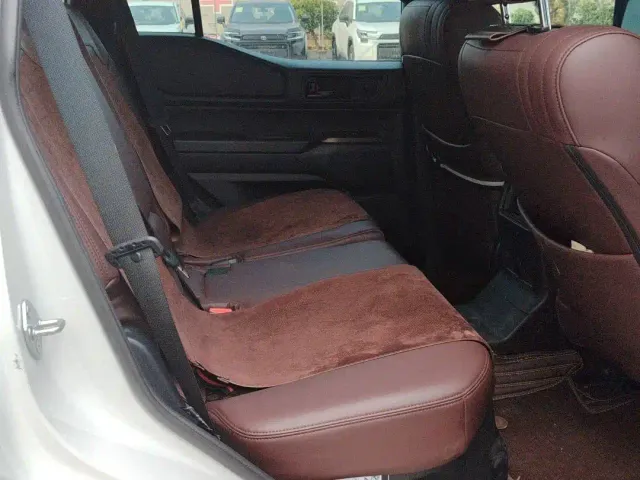 Toyota Prado — Фото автомобиля 6