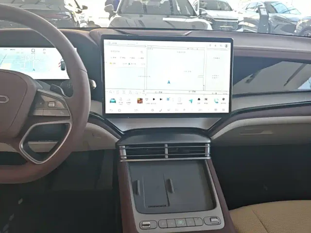 BYD Seal 07 DM-i — Фото автомобиля 12