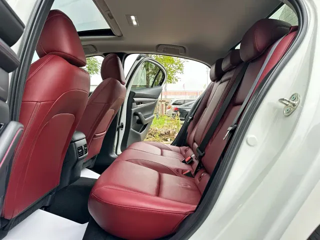 Mazda Axela — Фото автомобиля 5