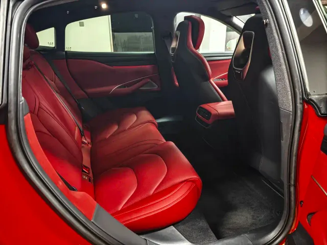 Xiaomi SU7 — Фото автомобиля 14