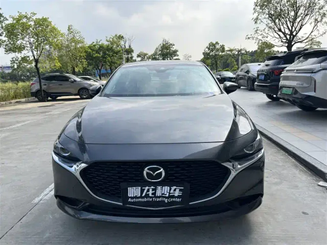 Mazda Axela — Фото автомобиля 2