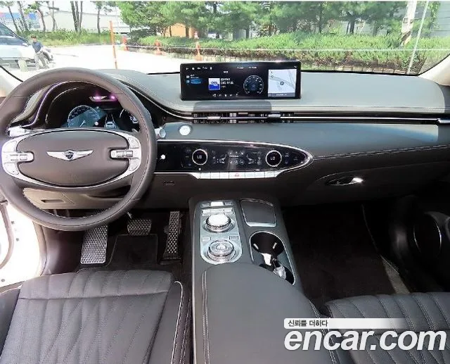 Genesis GV70 2.5T Бензин 2WD — Фото автомобиля 9