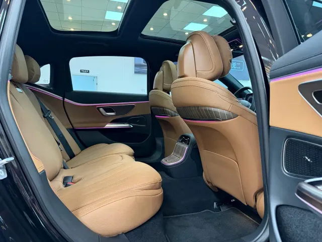 Mercedes-Benz E-Class — Фото автомобиля 15