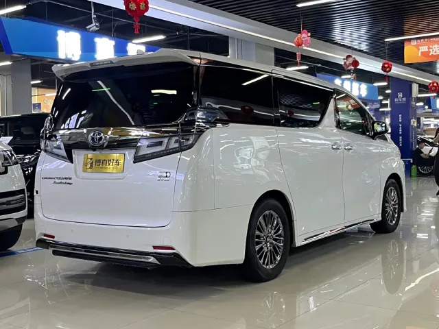 Toyota Vellfire — Фото автомобиля 10