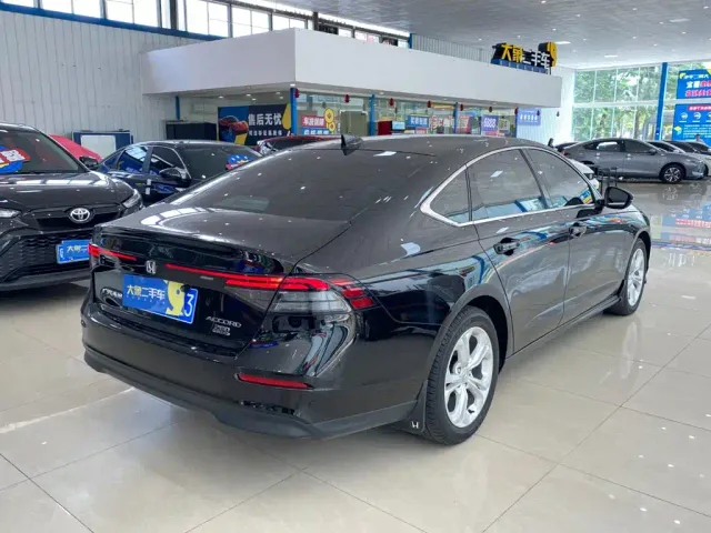 Honda Accord — Фото автомобиля 12