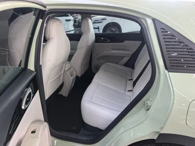 Geely Starry Wish — Фото автомобиля 8